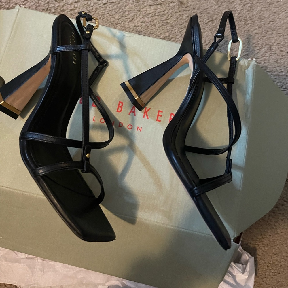 Ted Baker Cayena Black heels - Picture 2 of 6